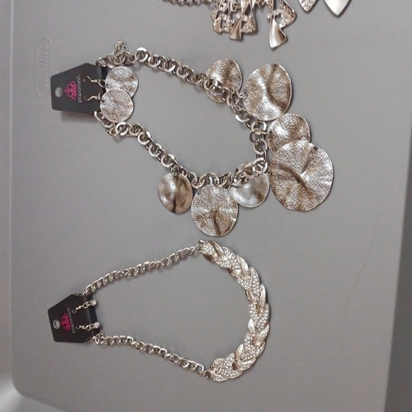 4 Paparazzi necklaces and 4 earrings - Picture 2 of 3